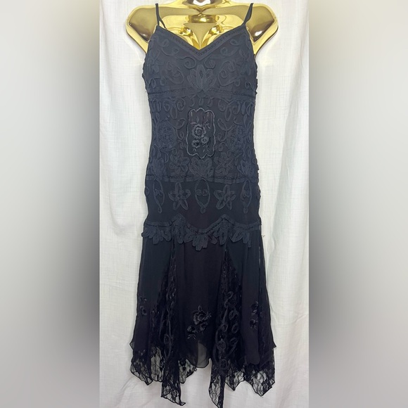 Bicici Dresses & Skirts - Chic Black Floral Lace Maxi Dress M
